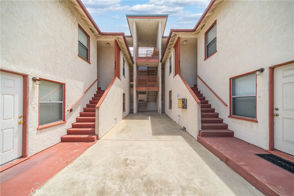 823 W 25th Street Property Photo 4