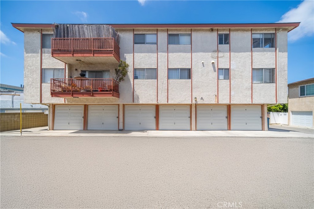 823 W 25th Street Property Photo 6