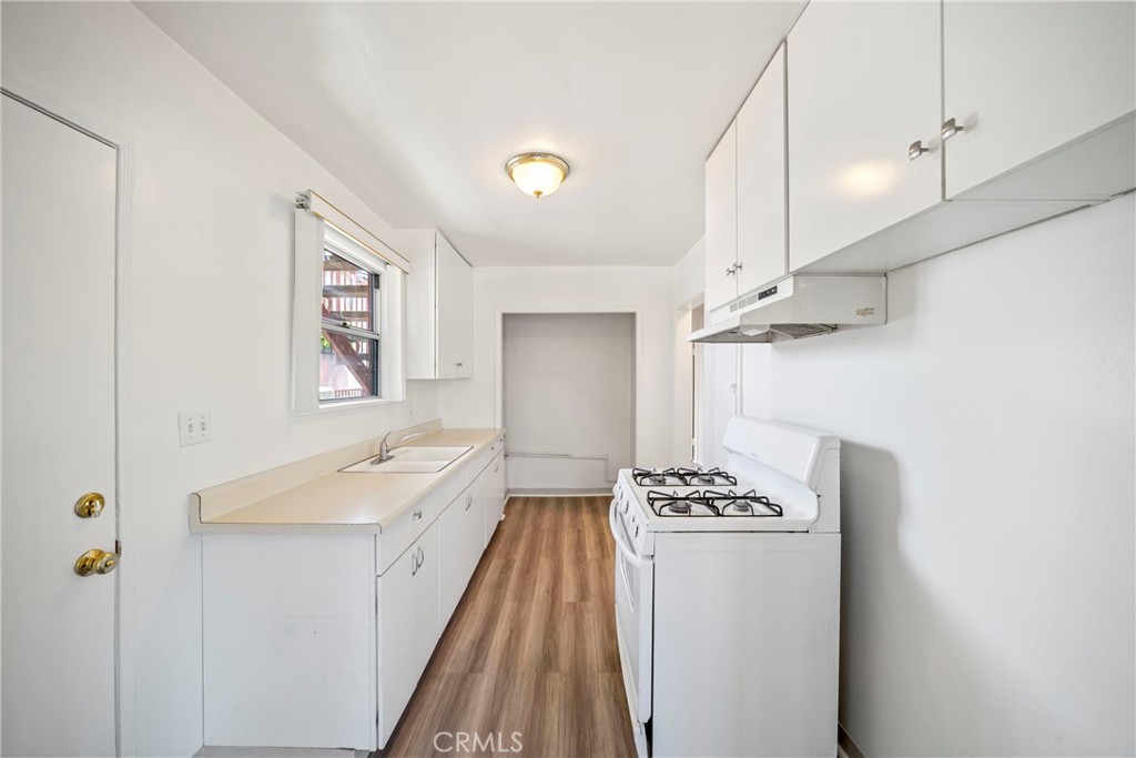 823 W 25th Street Property Photo 10