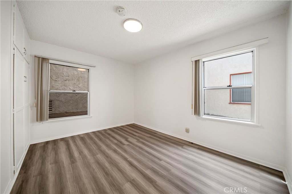 823 W 25th Street Property Photo 11