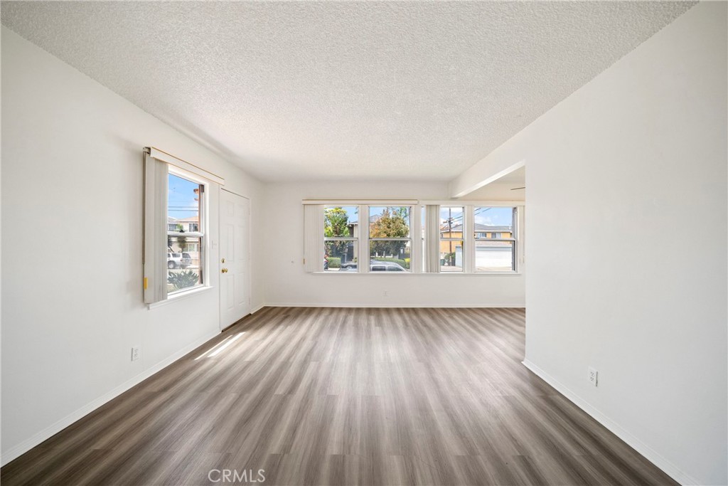 823 W 25th Street Property Photo 18