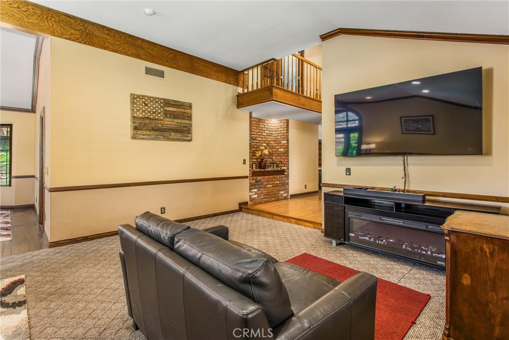 639 Valley View Drive Property Photo 7