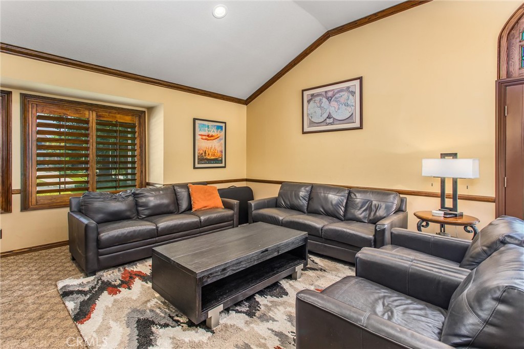 639 Valley View Drive Property Photo 8