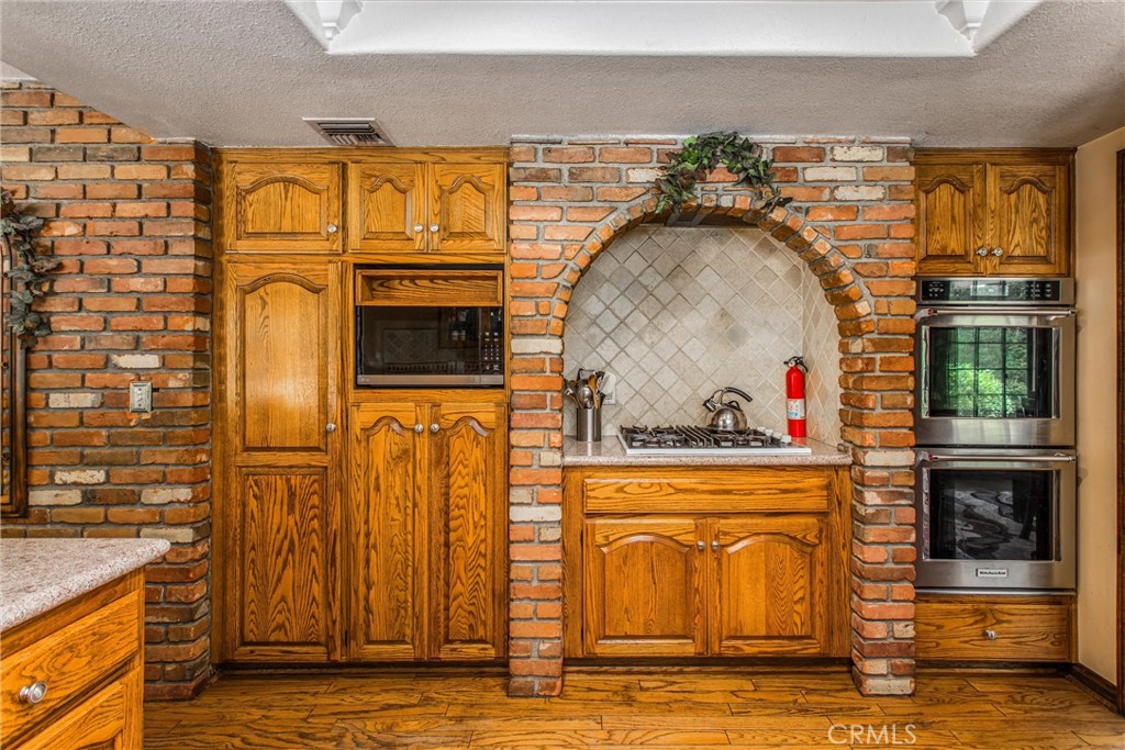 639 Valley View Drive Property Photo 15