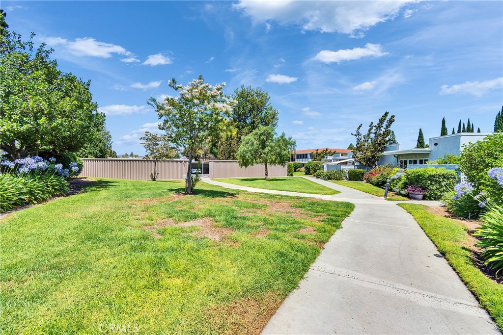 2119 Via Puerta Q Property Photo 5