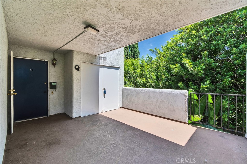 2119 Via Puerta Q Property Photo 10