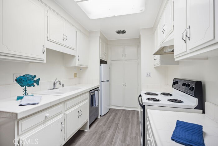 2119 Via Puerta Q Property Photo 16