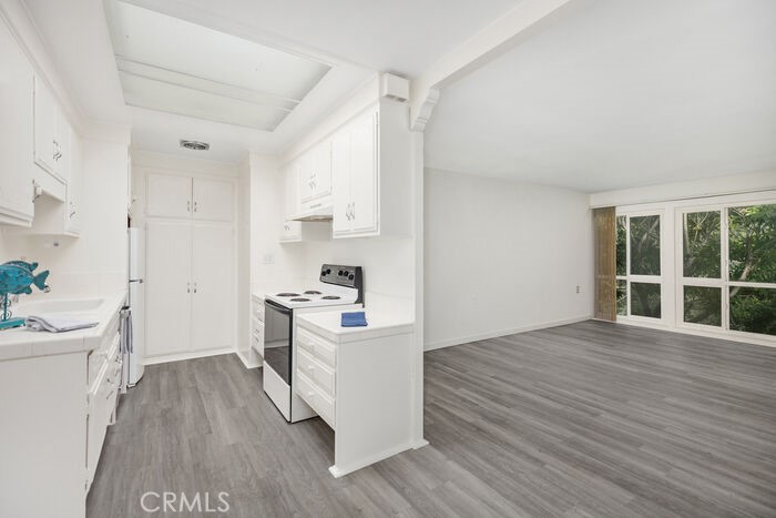 2119 Via Puerta Q Property Photo 27