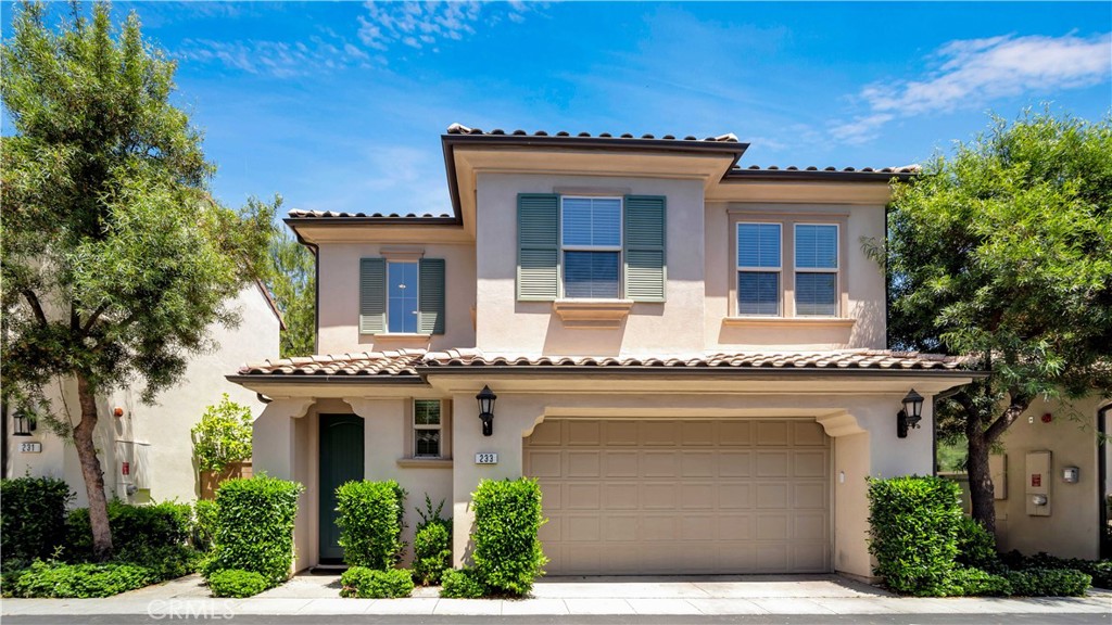 233 Bright Poppy Property Photo 1
