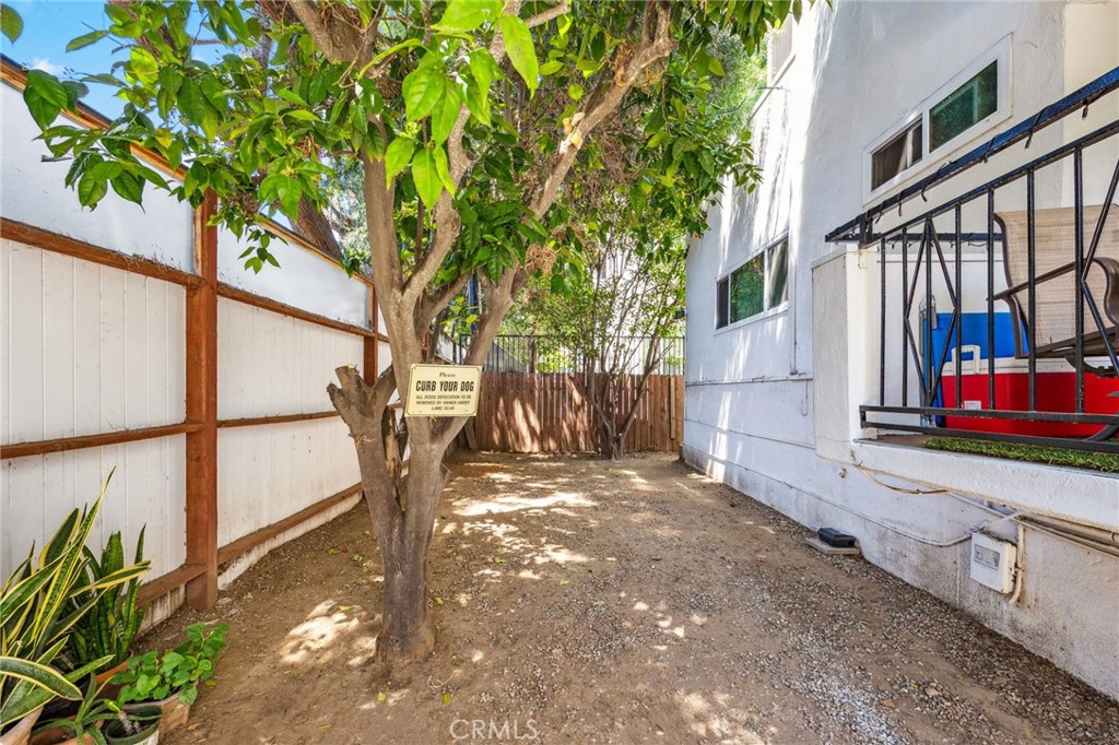 1545 Gordon Street Property Photo 11