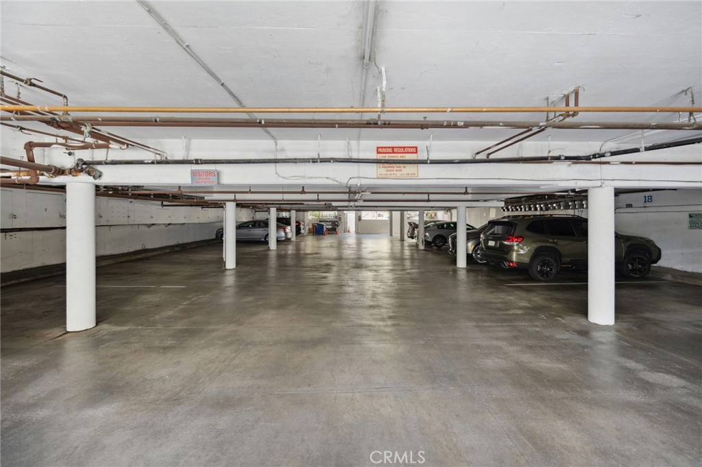 1545 Gordon Street Property Photo 14