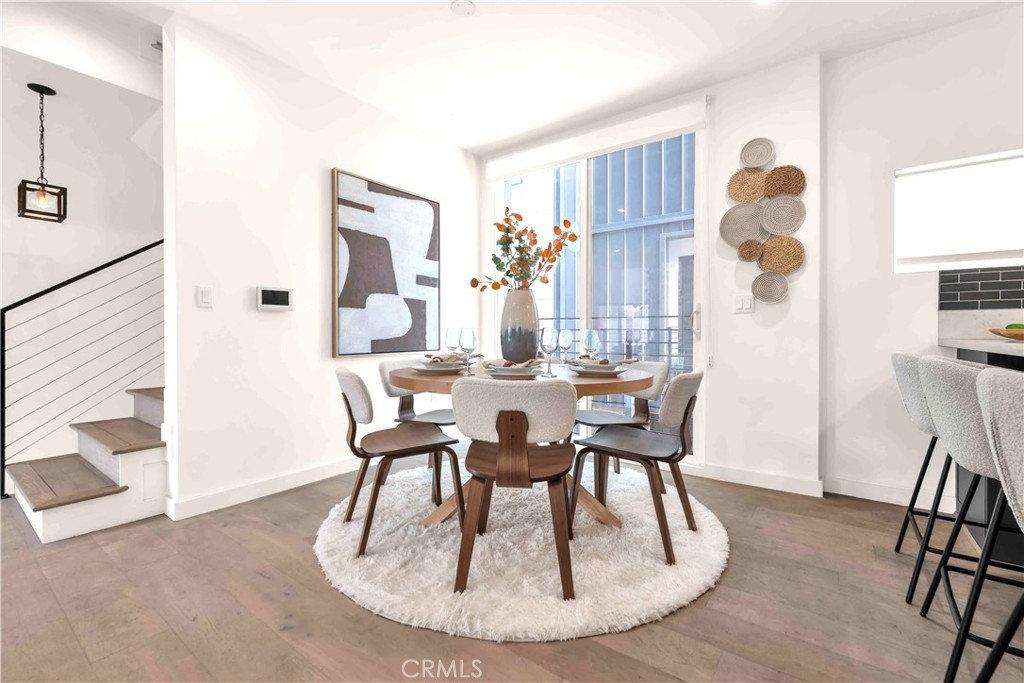 113 1/2 N Manhattan Place Property Photo 15