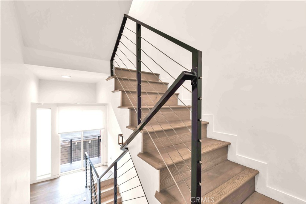 113 1/2 N Manhattan Place Property Photo 29