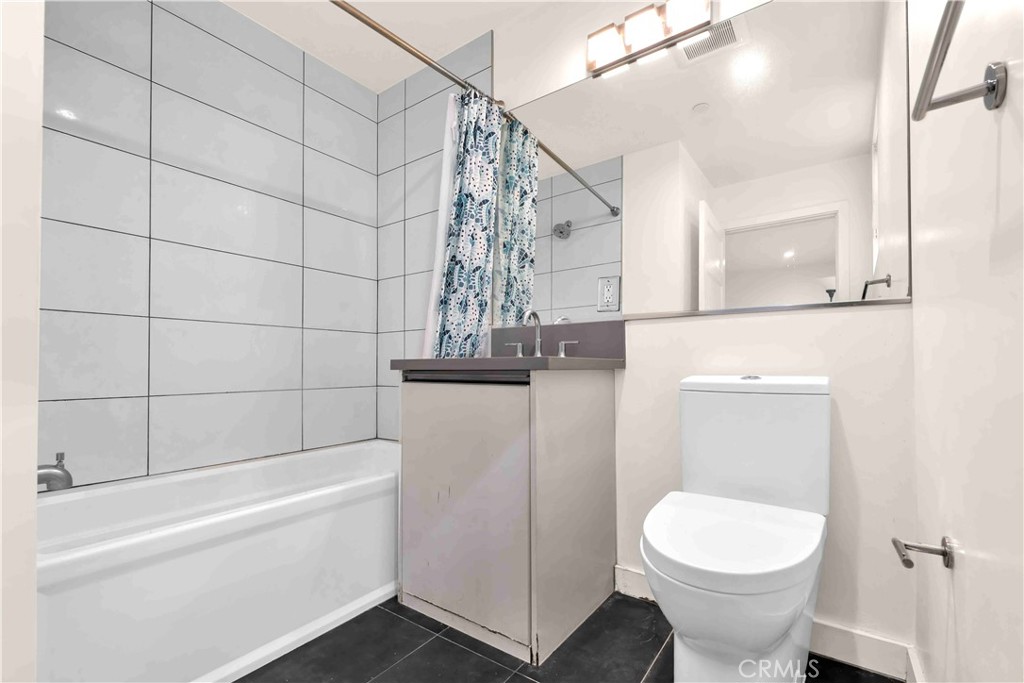 113 1/2 N Manhattan Place Property Photo 42