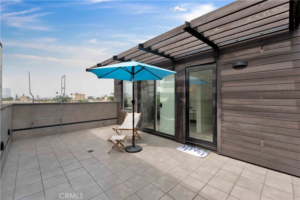 113 1/2 N Manhattan Place Property Photo 46