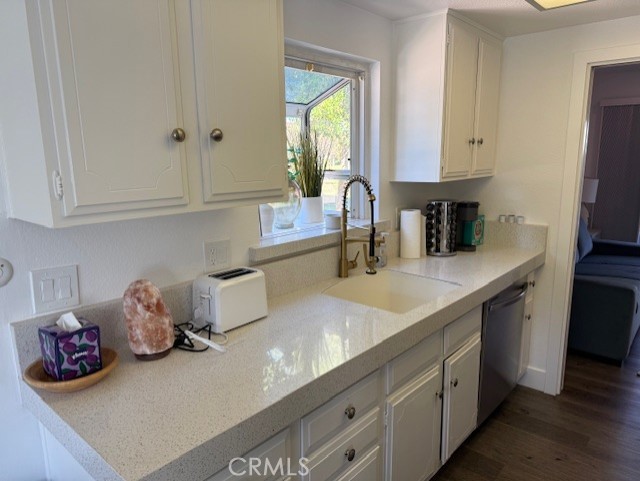2299 Via Puerta F Property Photo 6