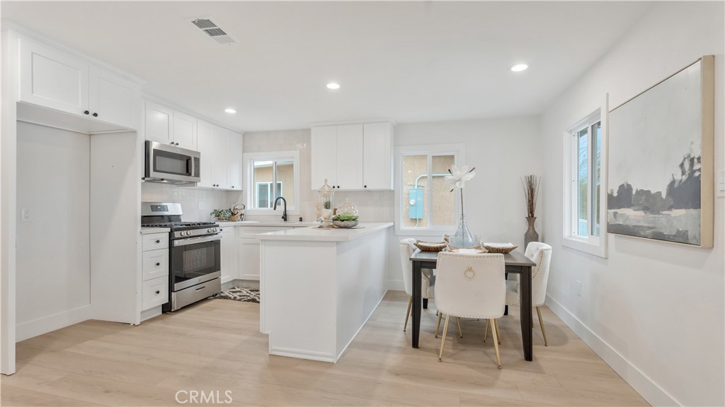 802 S Olive Avenue Property Photo 1