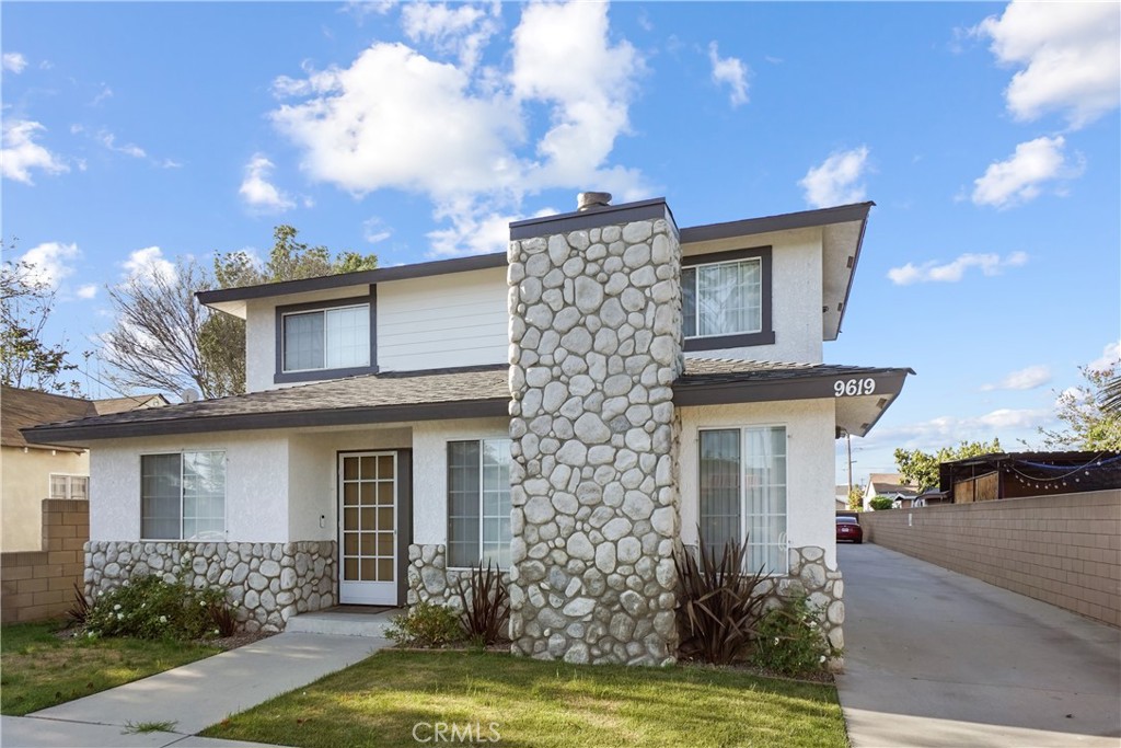 9619 Olive Street Property Photo 1