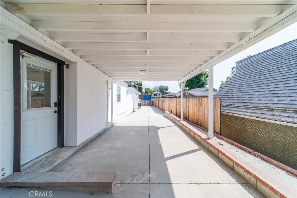 2035 Las Colinas Avenue Property Photo 23