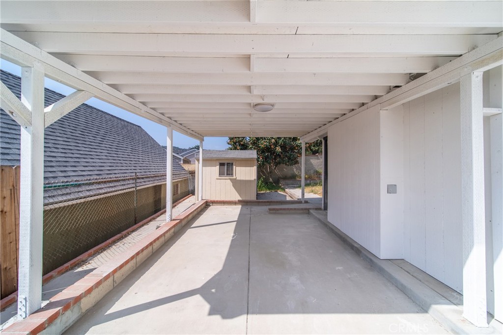 2035 Las Colinas Avenue Property Photo 24