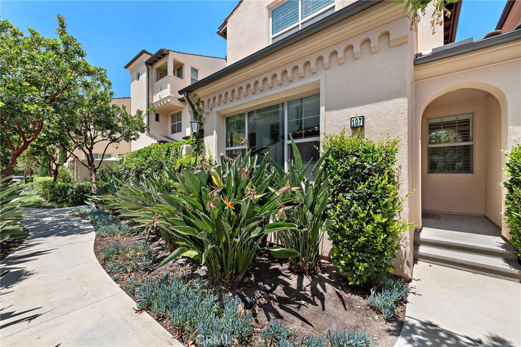 107 Tubeflower Property Photo