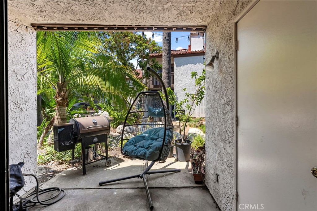 392 Hawaii Way Property Photo 11