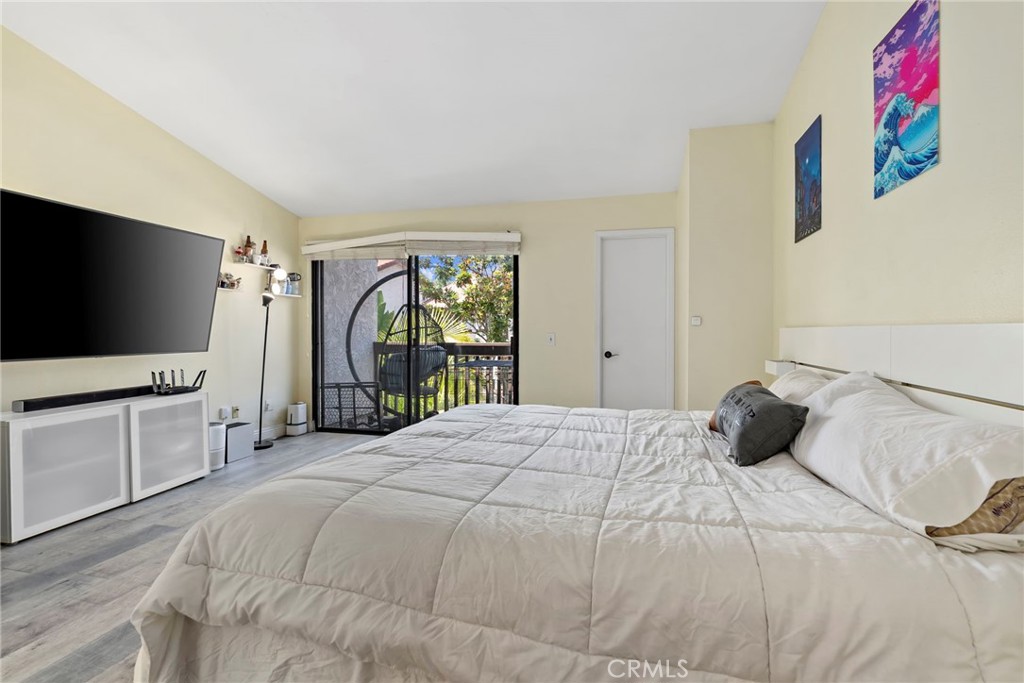 392 Hawaii Way Property Photo 16