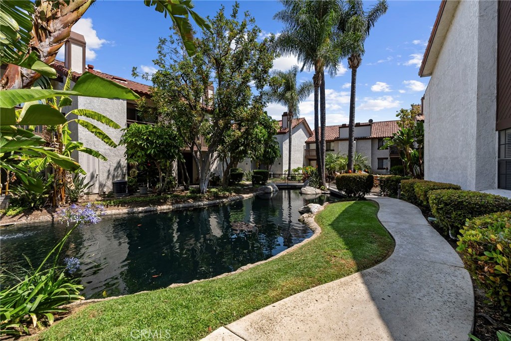 392 Hawaii Way Property Photo 25