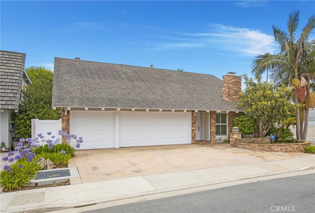 9552 Castine Drive Property Photo 1