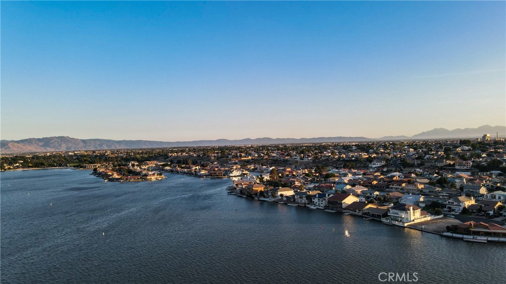 18091 Mariner Drive Property Photo 3