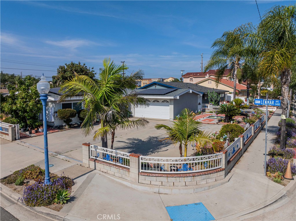 7911 Orangewood Avenue Property Photo 1