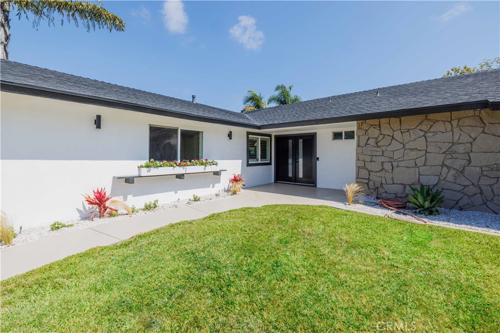 9792 La Arena Circle Property Photo 4