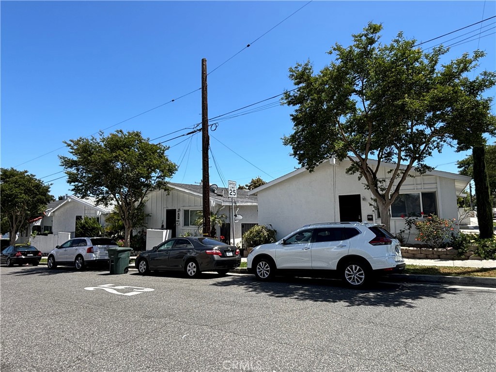 977 W 2nd Street Property Photo 1