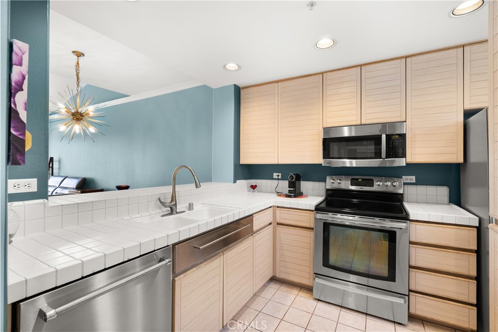 2243 Martin 408 Property Photo 15