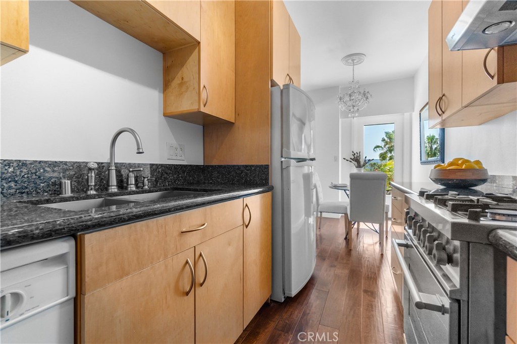 800 E Ocean Boulevard 201 Property Photo 9