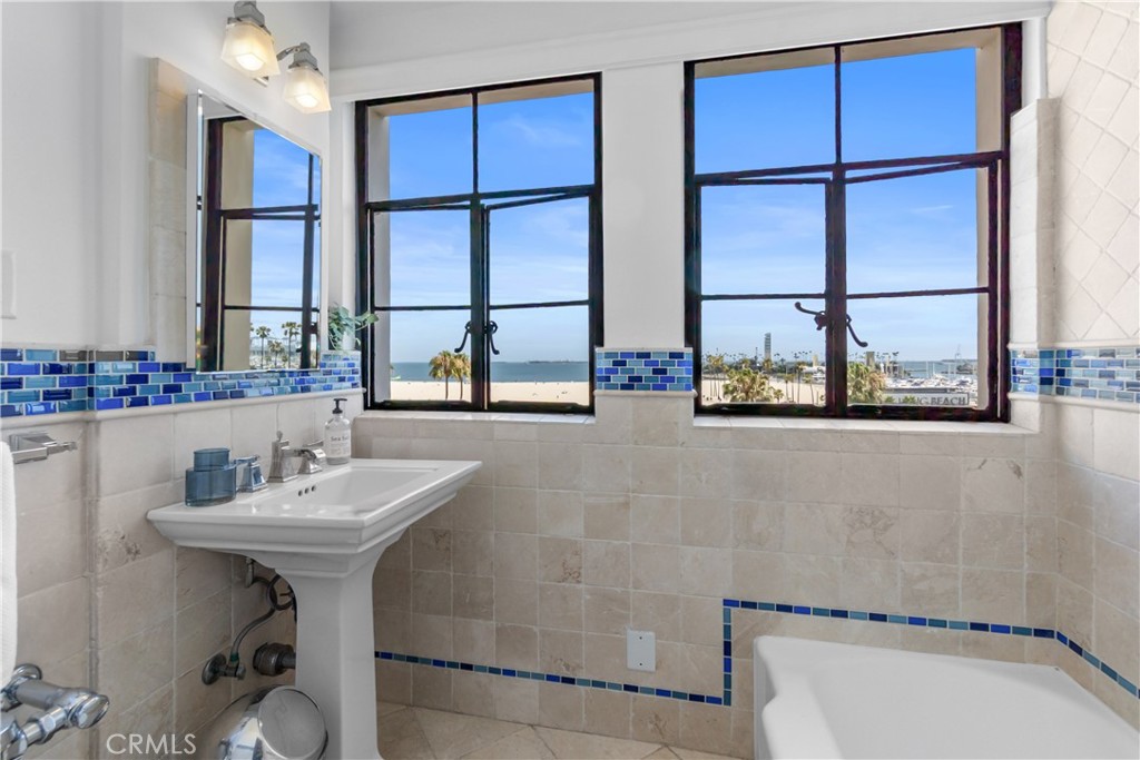 800 E Ocean Boulevard 201 Property Photo 10