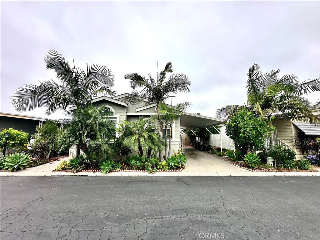 8200 Bolsa Avenue 5 Property Photo 1