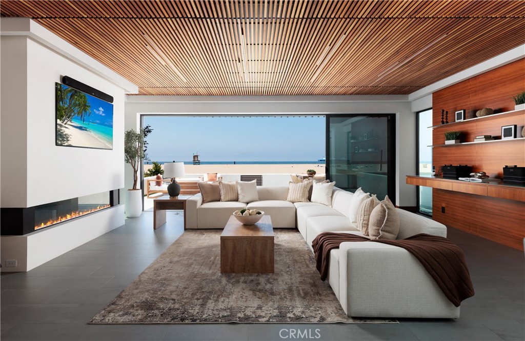 7104 W Oceanfront Property Photo 1