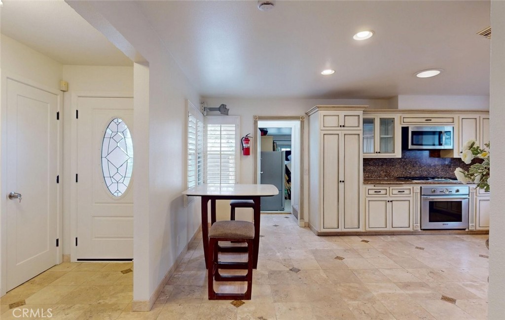 16671 Cedar Circle Property Photo 6