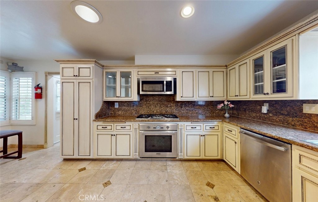 16671 Cedar Circle Property Photo 9