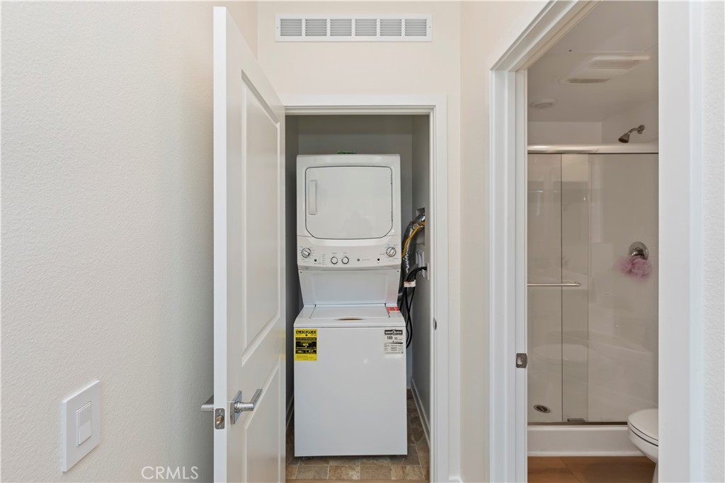 16707 Island Oak Street Property Photo 11