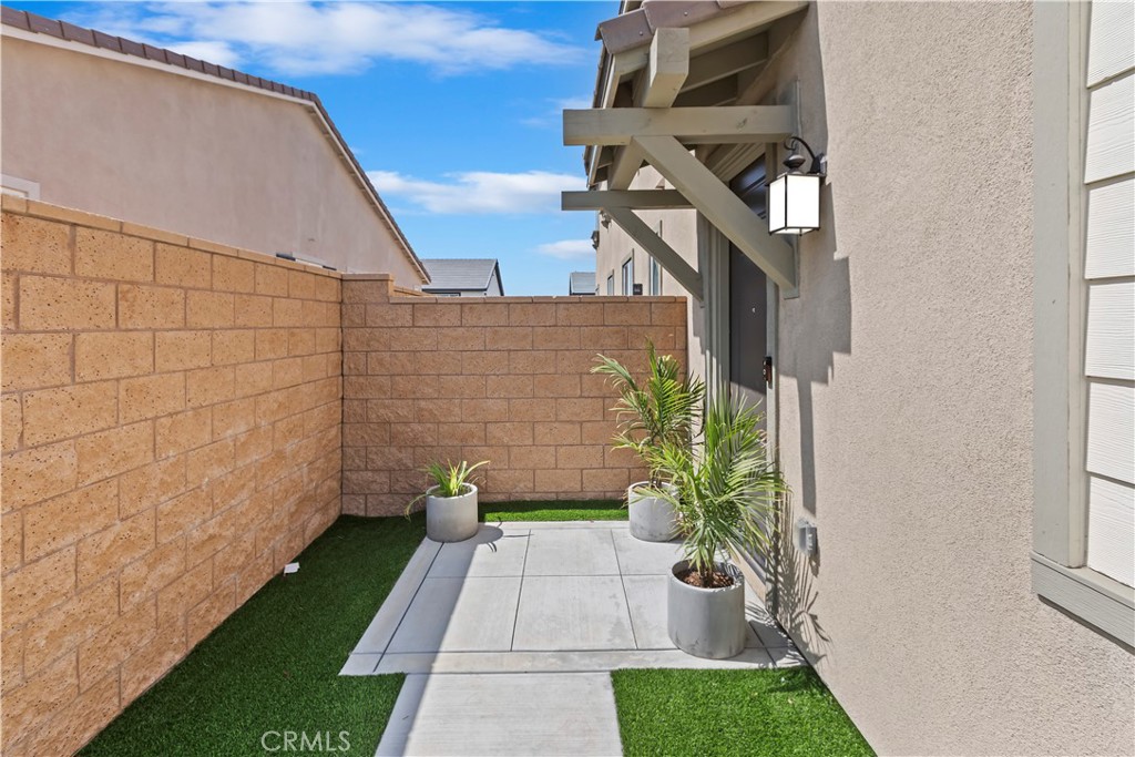 16707 Island Oak Street Property Photo 17