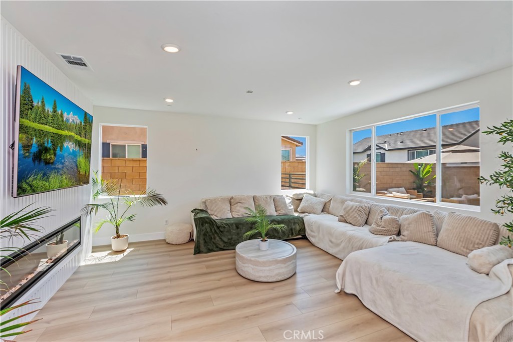 16707 Island Oak Street Property Photo 19