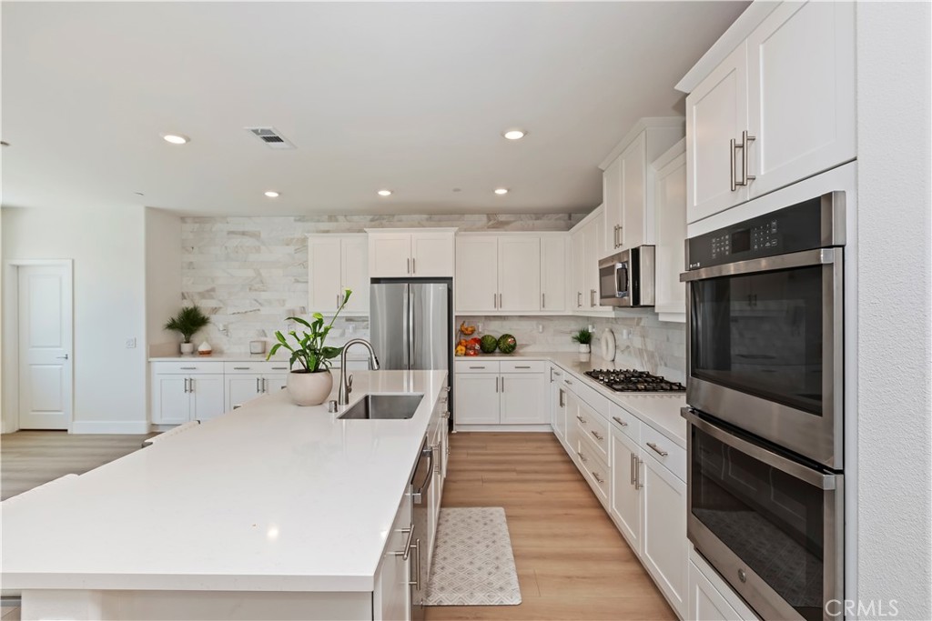 16707 Island Oak Street Property Photo 21