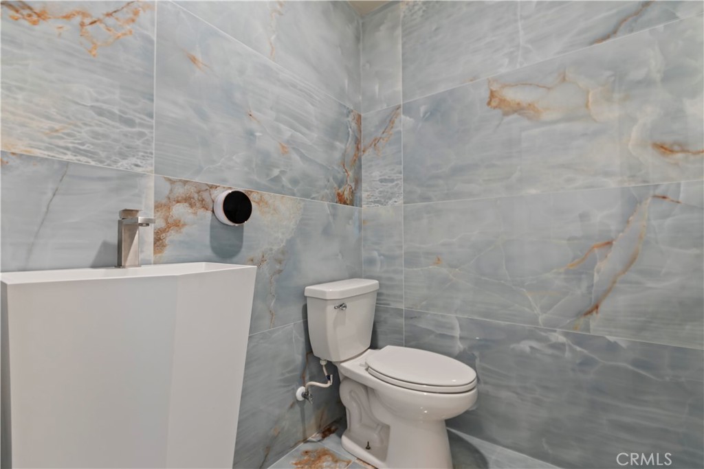 16707 Island Oak Street Property Photo 27