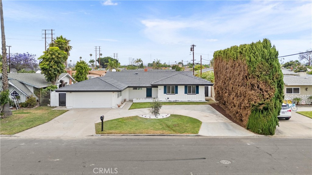 8771 La Grand Avenue Property Photo 4
