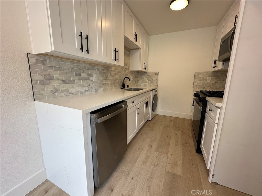 17412 Dairyview Circle D Property Photo 6