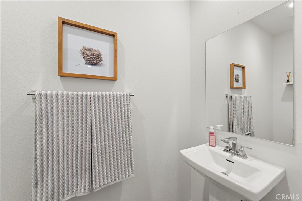 527 S Motif Street Property Photo 14