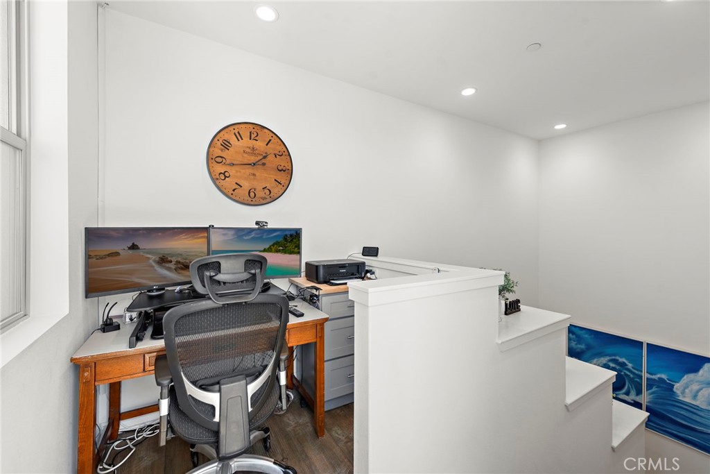 527 S Motif Street Property Photo 21