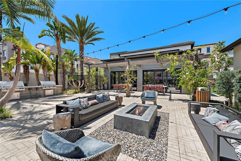 527 S Motif Street Property Photo 26
